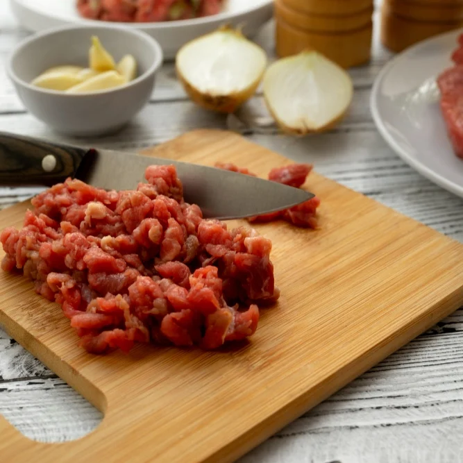 Carne marinada lista para hornear o asar